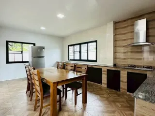 For rent 4 bedrooms house in Saraphi, Chiang Mai