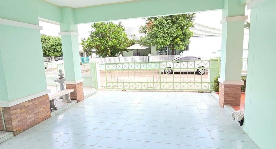 Casa en alquiler de 3 habitaciones en Bang Lamung, Chonburi