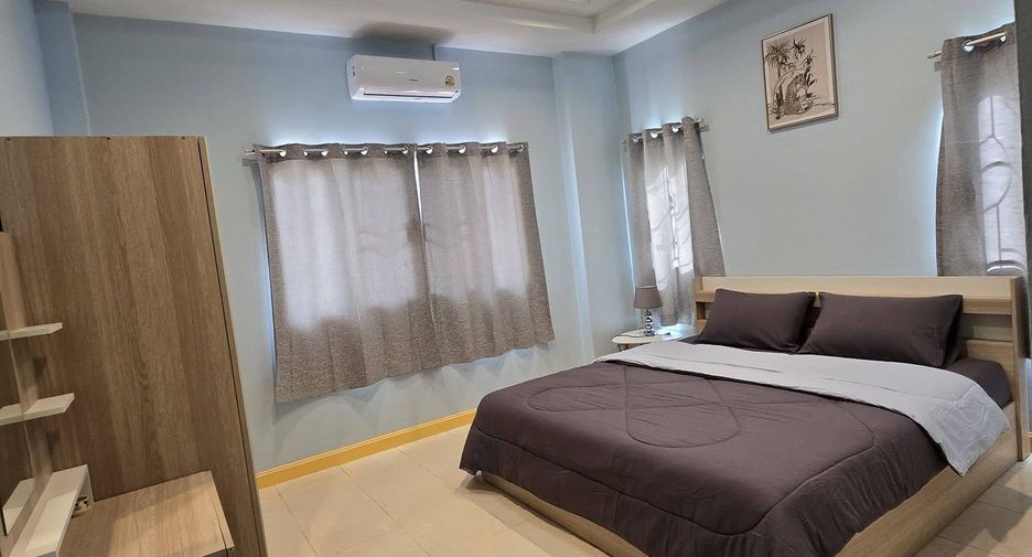 Casa en alquiler de 3 habitaciones en Bang Lamung, Chonburi