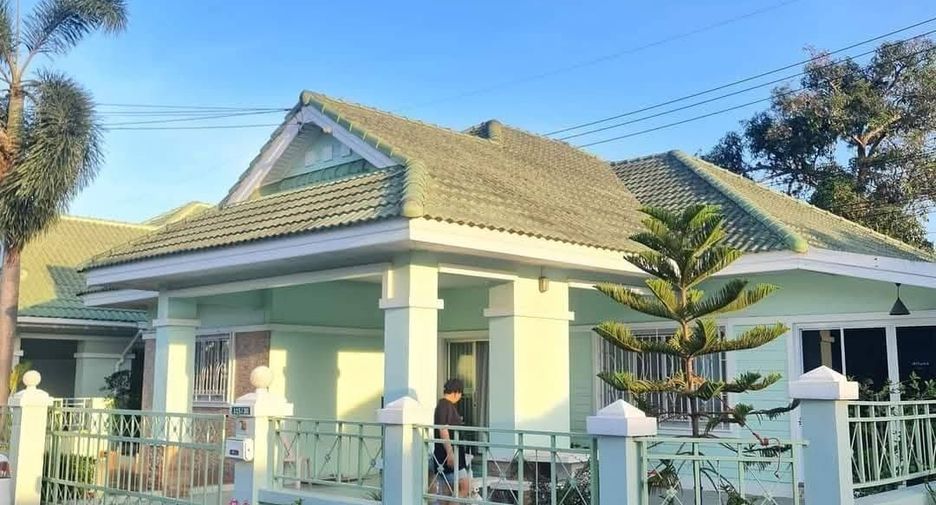 Casa en alquiler de 3 habitaciones en Bang Lamung, Chonburi