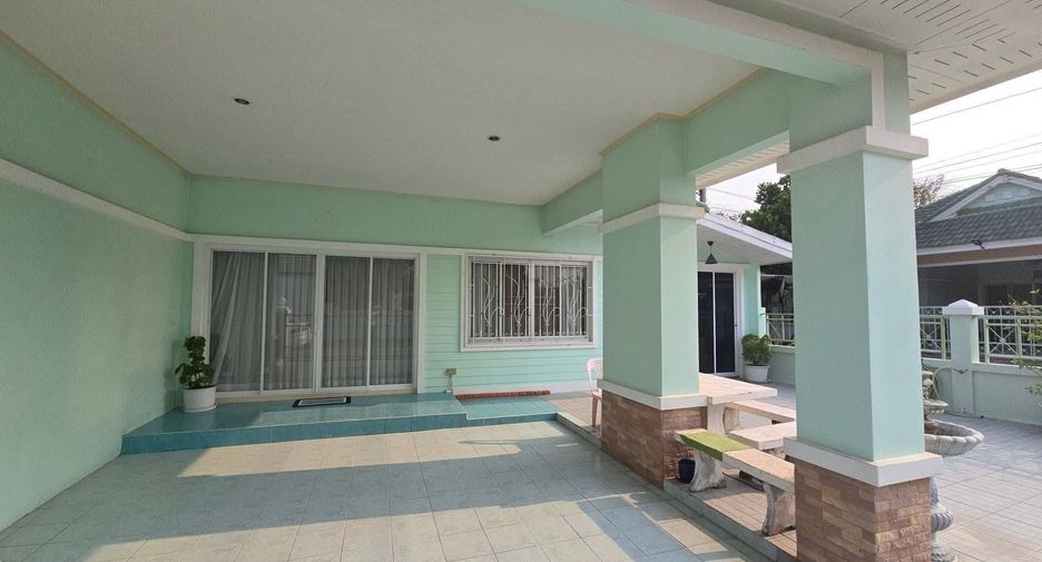 Casa en alquiler de 3 habitaciones en Bang Lamung, Chonburi