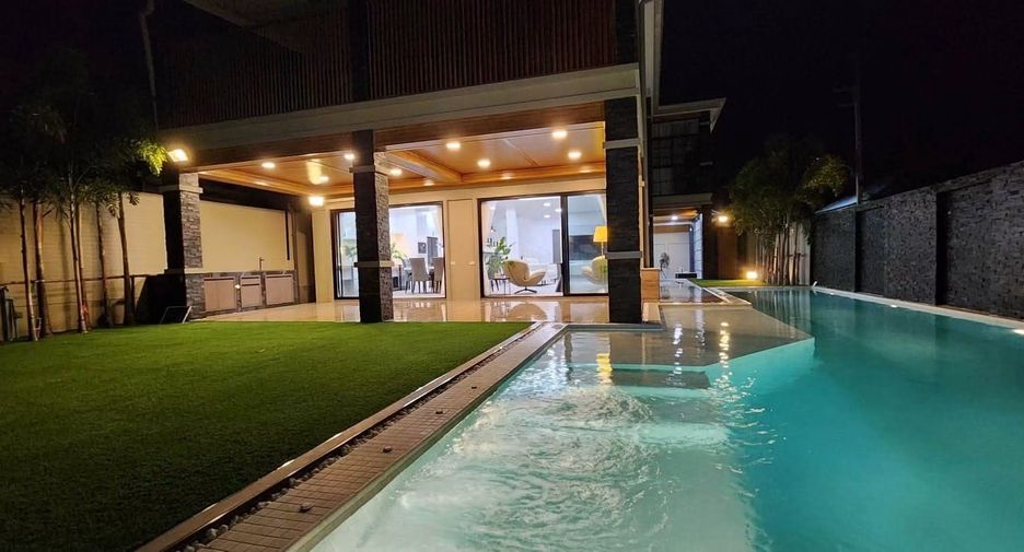 For sale 5 bedrooms villa in Bang Lamung, Chonburi