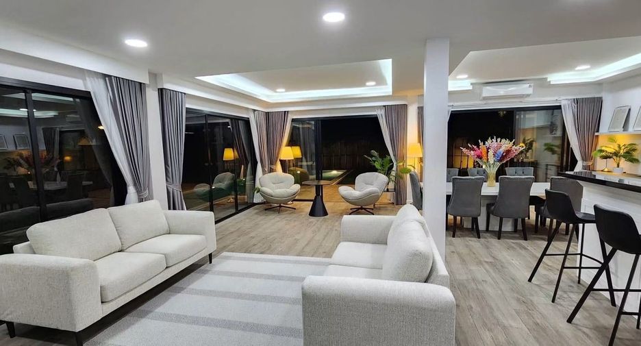 For sale 5 bedrooms villa in Bang Lamung, Chonburi