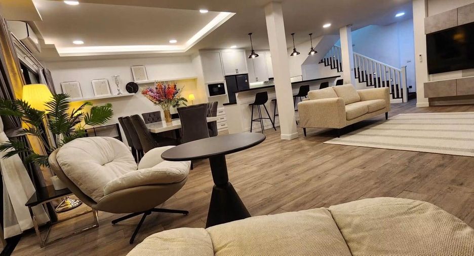 For sale 5 bedrooms villa in Bang Lamung, Chonburi