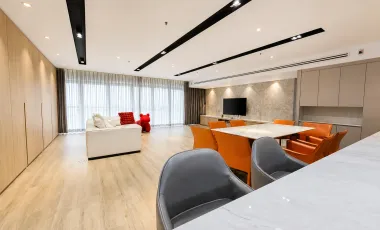 Condo en venta y en alquiler de 4 habitaciones en Sathon, Bangkok