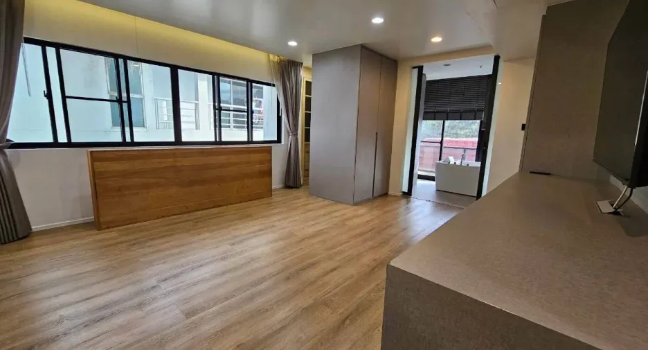ขาย และ ให้เช่า 4 ห้องนอน คอนโด ใน สาทร, กรุงเทพฯ