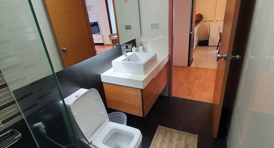 For sale 1 bed condo in Khlong Toei, Bangkok