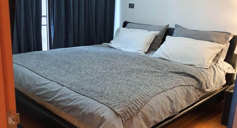For sale 1 bed condo in Khlong Toei, Bangkok