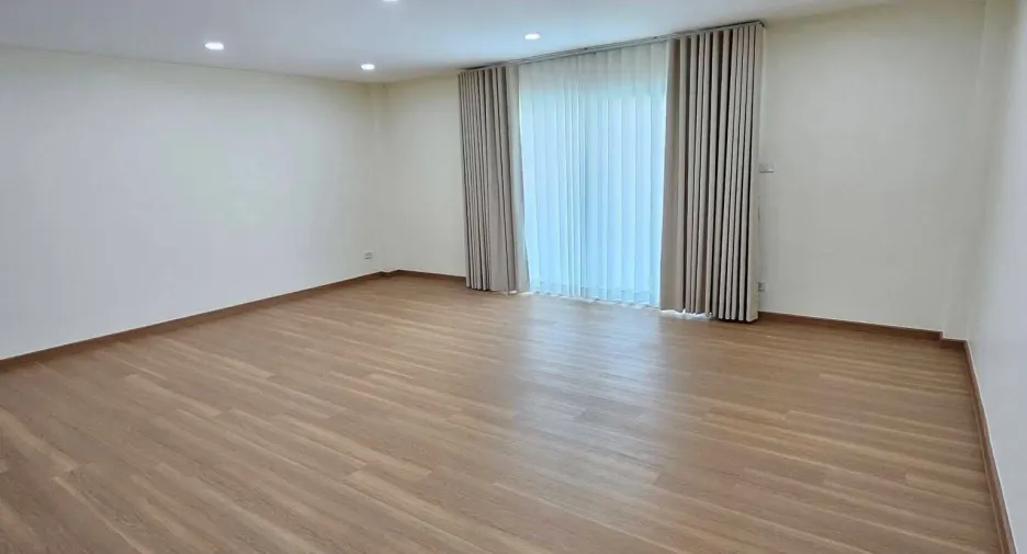 出售 4 卧室 联排别墅 在 Lat Phrao, 曼谷