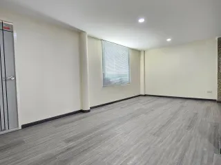 出售 4 卧室 联排别墅 在 Lat Phrao, 曼谷