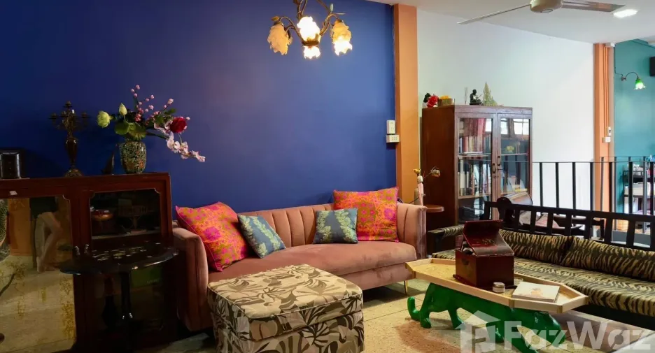 For sale 3 ベッドルーム townhouse in Sathon, Bangkok