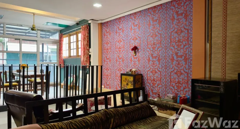 For sale 3 ベッドルーム townhouse in Sathon, Bangkok
