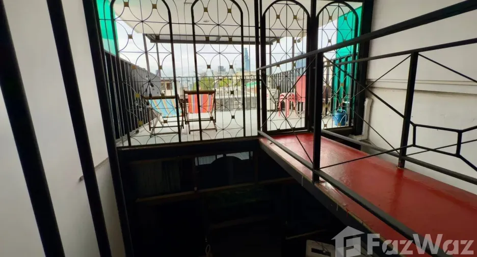 For sale 3 ベッドルーム townhouse in Sathon, Bangkok