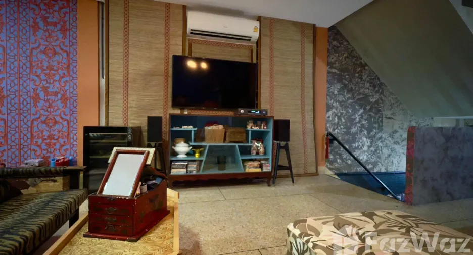 For sale 3 ベッドルーム townhouse in Sathon, Bangkok