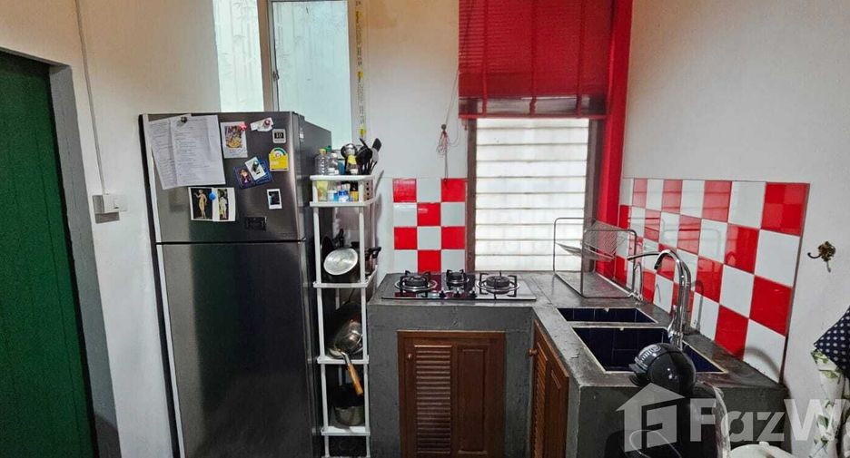 For sale 3 ベッドルーム townhouse in Sathon, Bangkok