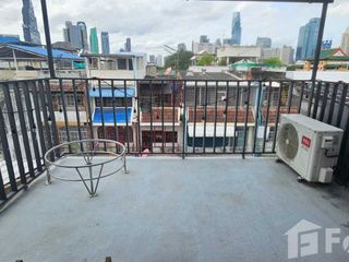For sale 3 ベッドルーム townhouse in Sathon, Bangkok
