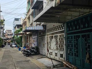 For sale 3 ベッドルーム townhouse in Sathon, Bangkok
