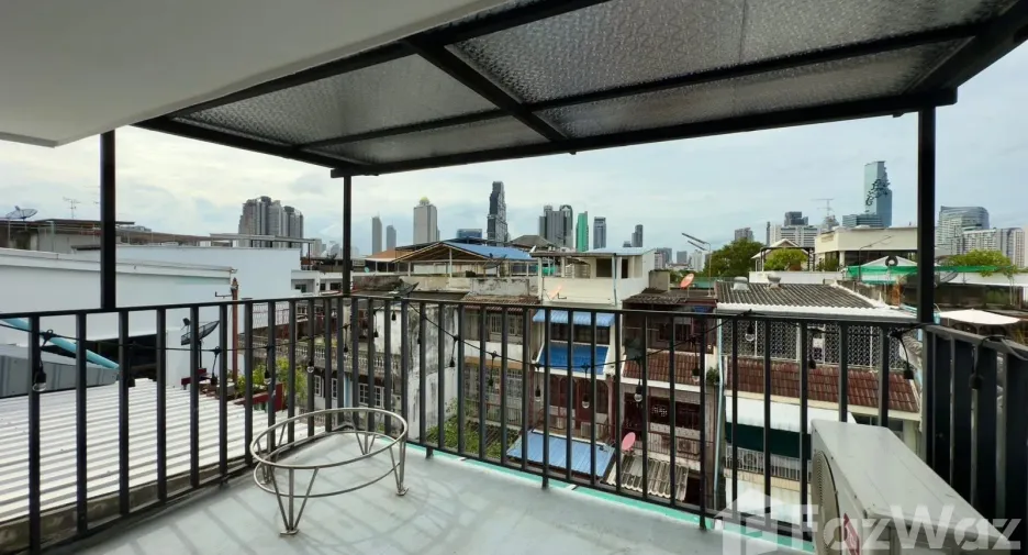 For sale 3 ベッドルーム townhouse in Sathon, Bangkok