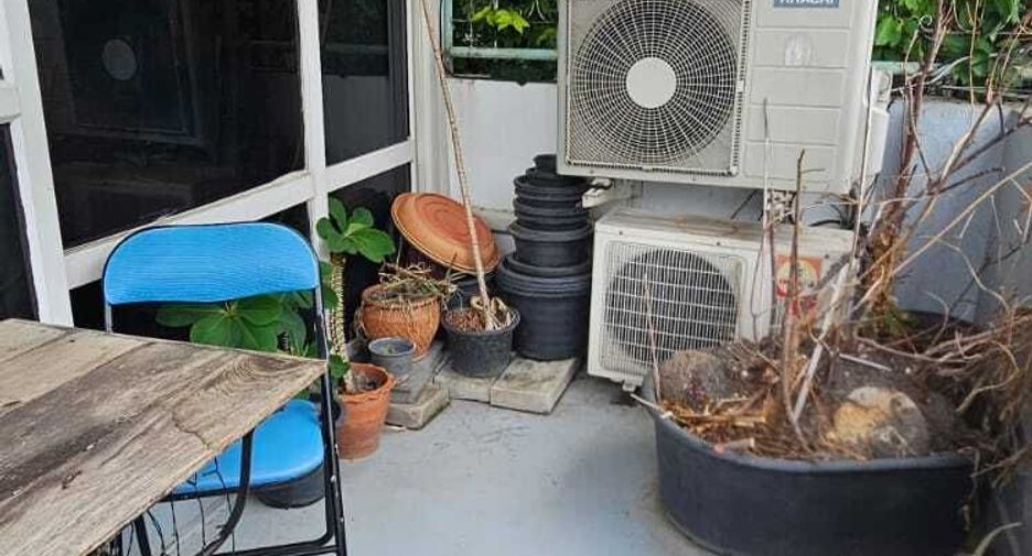 For sale 3 ベッドルーム townhouse in Sathon, Bangkok