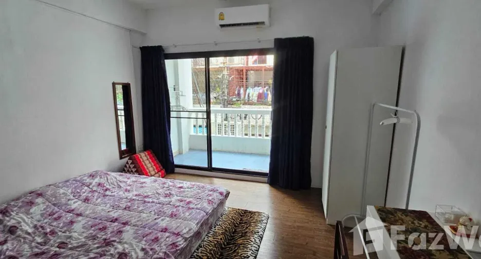 For sale 3 ベッドルーム townhouse in Sathon, Bangkok