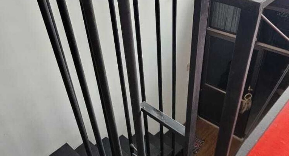 For sale 3 ベッドルーム townhouse in Sathon, Bangkok