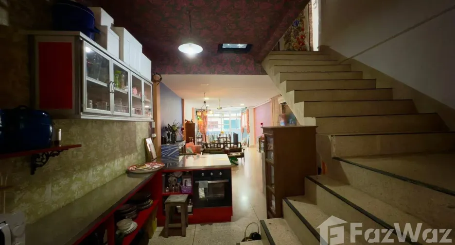 For sale 3 ベッドルーム townhouse in Sathon, Bangkok