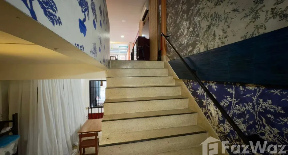 For sale 3 ベッドルーム townhouse in Sathon, Bangkok