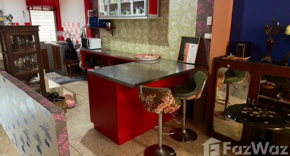 For sale 3 ベッドルーム townhouse in Sathon, Bangkok