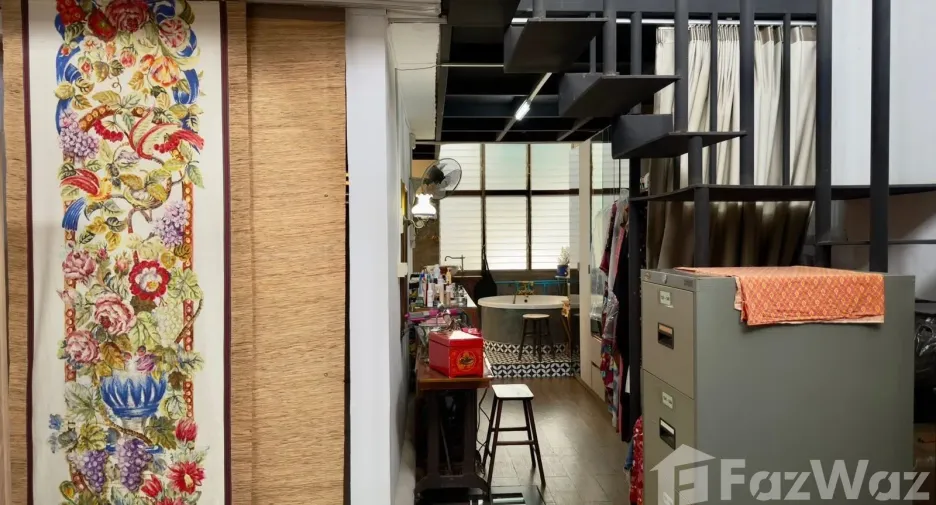 For sale 3 ベッドルーム townhouse in Sathon, Bangkok