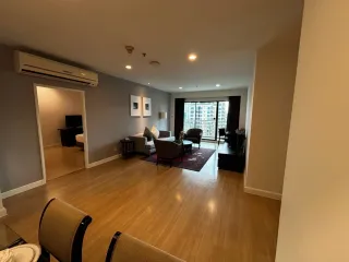 À louer 2 chambres appartement à Sathon, Bangkok