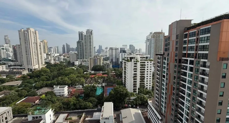 For rent 2 bedrooms condo in Watthana, Bangkok