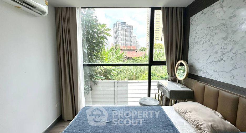 For sale 1 bed condo in Khlong San, Bangkok