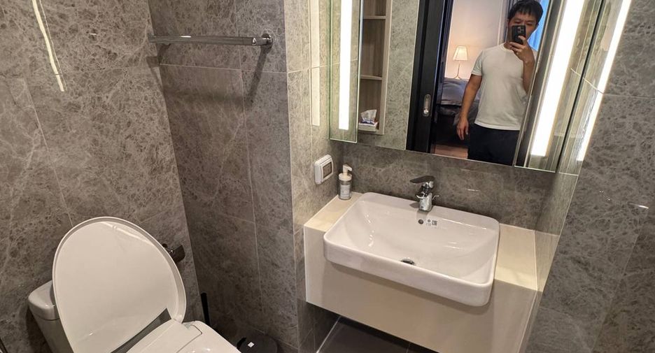 For rent 1 bed condo in Phaya Thai, Bangkok