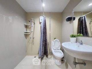 À vendre 3 chambres condo à Huai Khwang, Bangkok