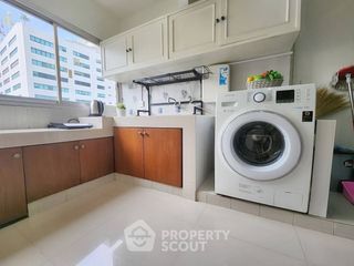 À vendre 3 chambres condo à Huai Khwang, Bangkok