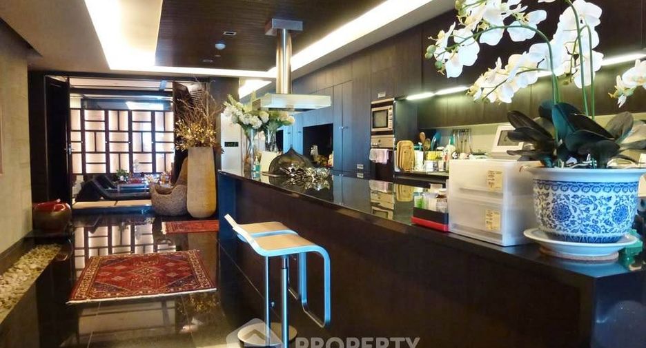 For sale 3 bedrooms apartment in Sathon, Bangkok