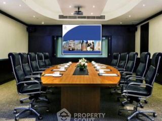 For sale 3 bedrooms apartment in Sathon, Bangkok