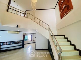 For sale 3 ベッドルーム condo in Bang Lamung, Chonburi