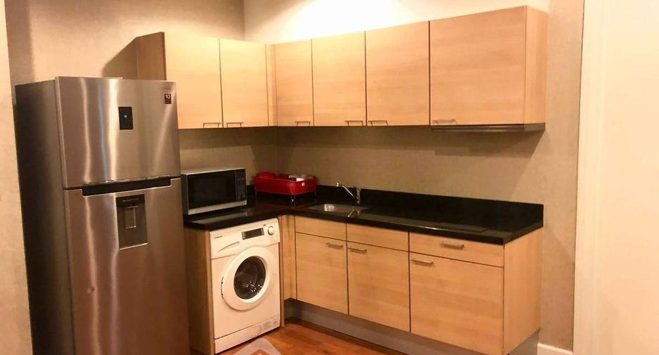 For rent and for sale 1 bed condo in Pathum Wan, Bangkok