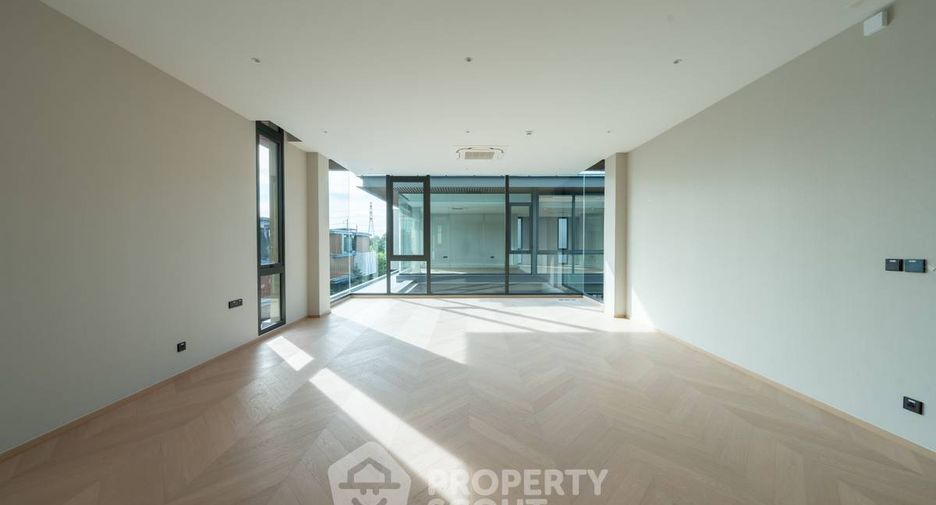 Haus zum Kauf mit 6 Zimmer in Bang Sue, Bangkok