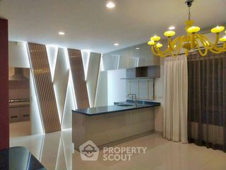Casa en venta de 4 habitaciones en Bang Khen, Bangkok