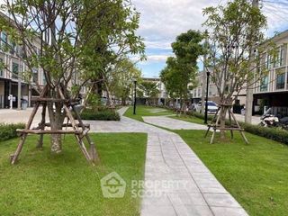 出租 和 出售 3 卧室 联排别墅 在 Saphan Sung, 曼谷