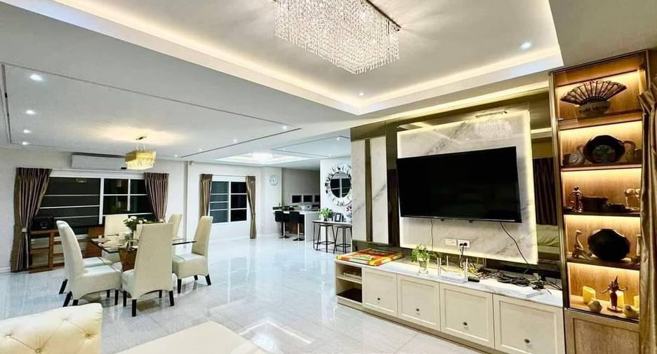 出租 和 出售 4 卧室 独立屋 在 Bang Lamung, Chon Buri