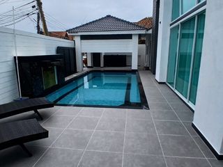 À louer 6 chambres villa à Bang Lamung, Chonburi