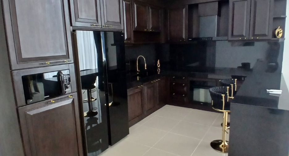 À louer 6 chambres villa à Bang Lamung, Chonburi