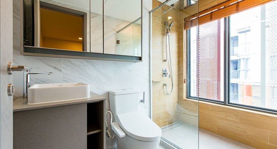 For rent 2 bedrooms condo in Watthana, Bangkok