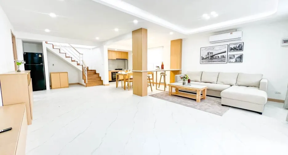 Villa zum Kauf mit 5 Zimmer in Bang Lamung, Chonburi