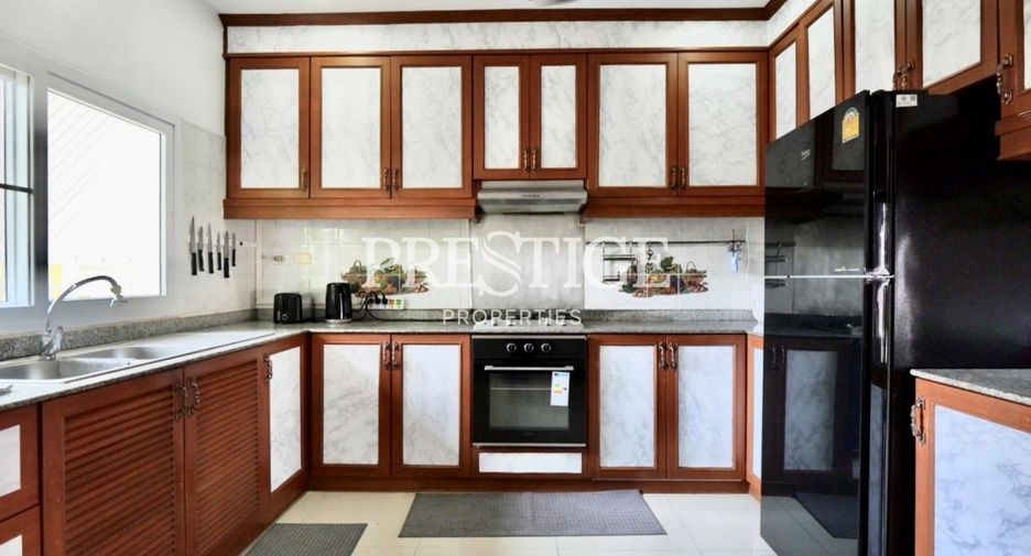 Haus zur Miete mit 4 Zimmer in Bang Lamung, Chonburi
