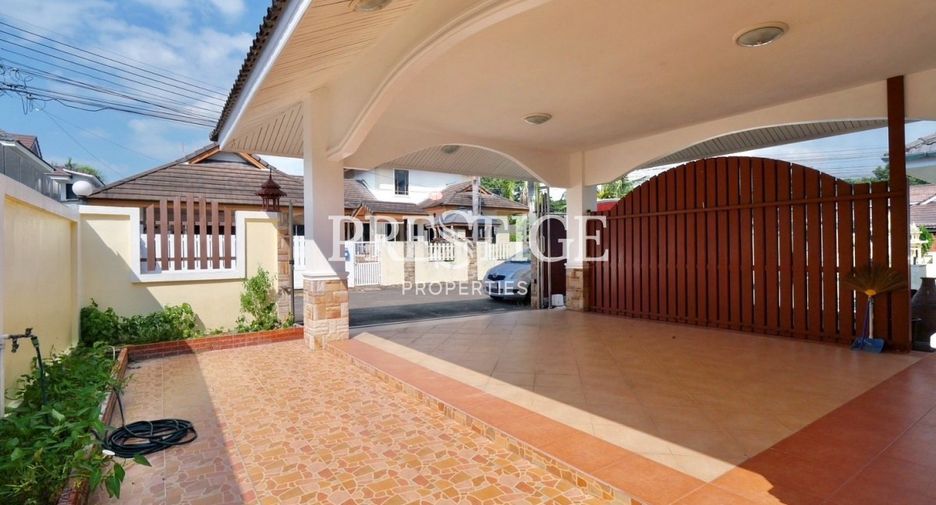 Haus zur Miete mit 4 Zimmer in Bang Lamung, Chonburi