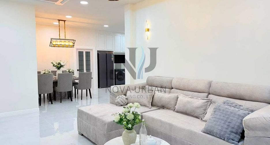 For sale 3 bedrooms villa in Bang Lamung, Chonburi